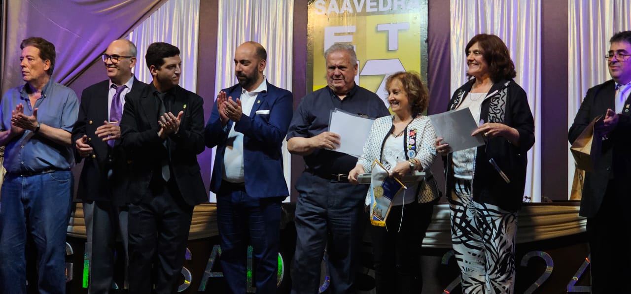 Reconocimientos a los mejores promedios de la Escuela Técnica n.° 17 